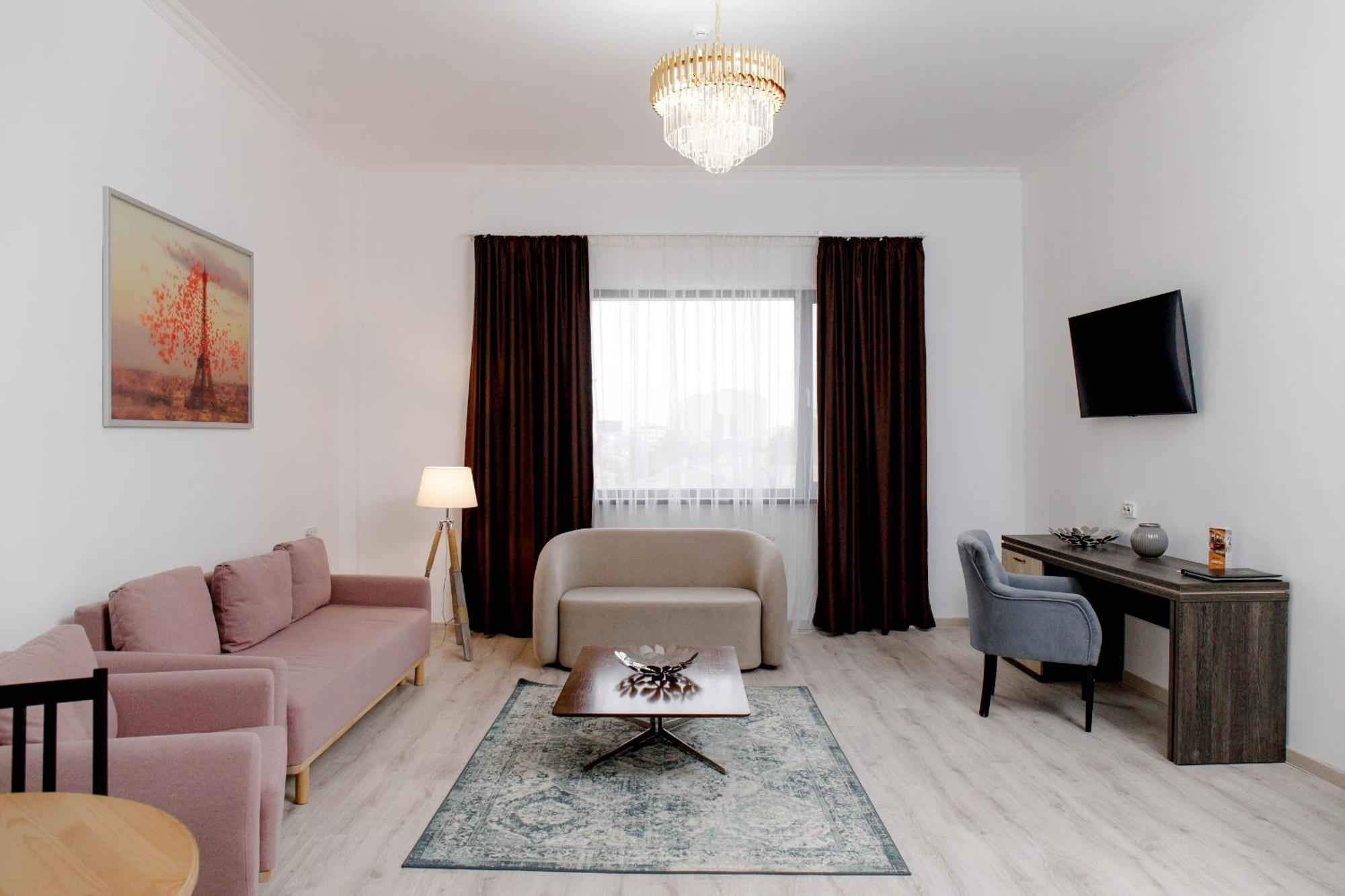 Hotel Infinity Plaza Block 1 à Atyraū Extérieur photo