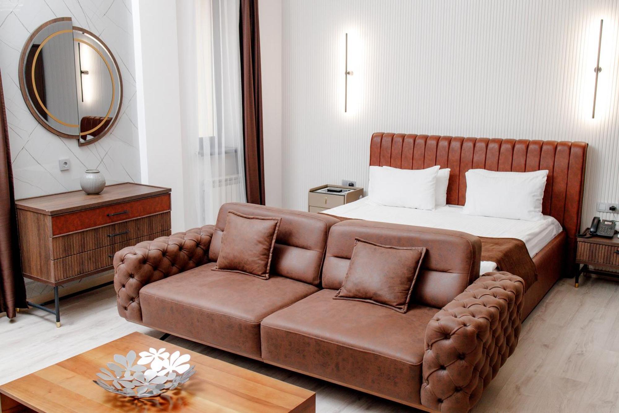 Hotel Infinity Plaza Block 1 à Atyraū Extérieur photo